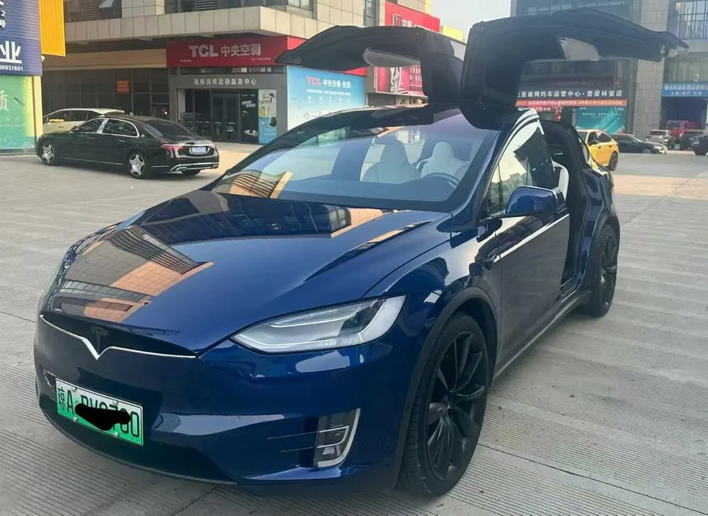 Tesla Model X, 2016