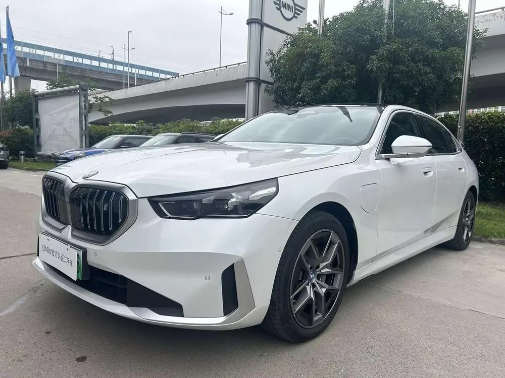 BMW i5, 2024
