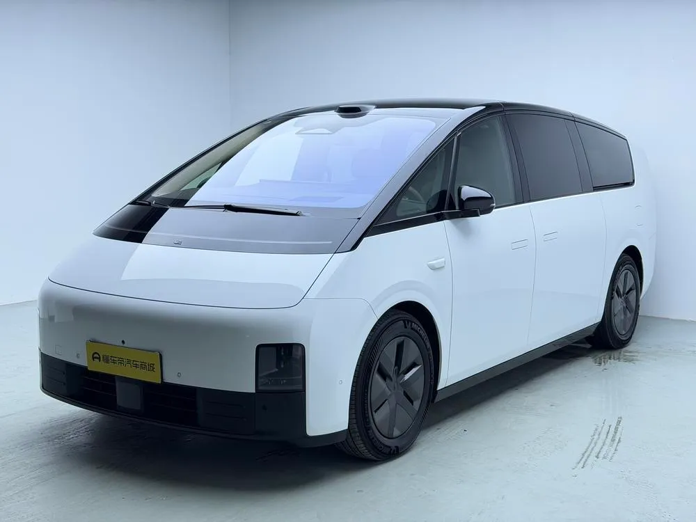 Li Auto MEGA, 2025