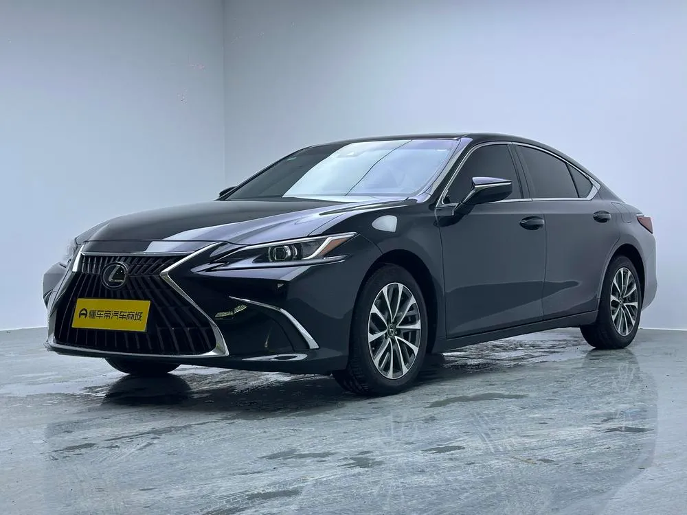 Lexus ES, 2022