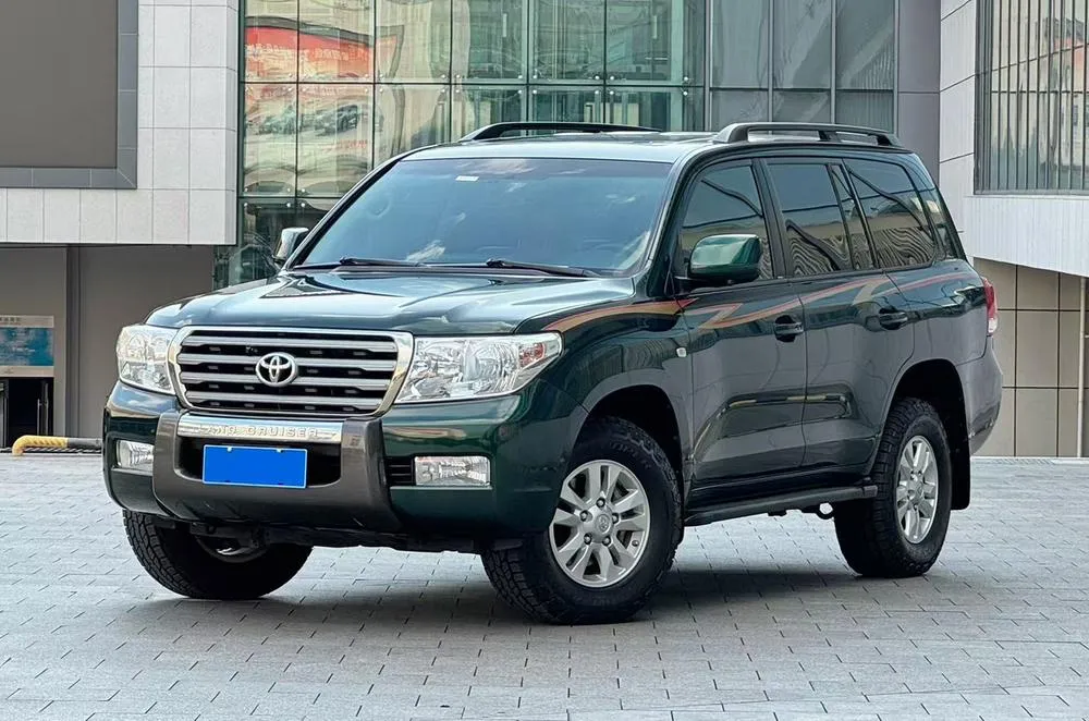 Toyota Land Cruiser 4.0L Auto VX, 2010 — фото 1