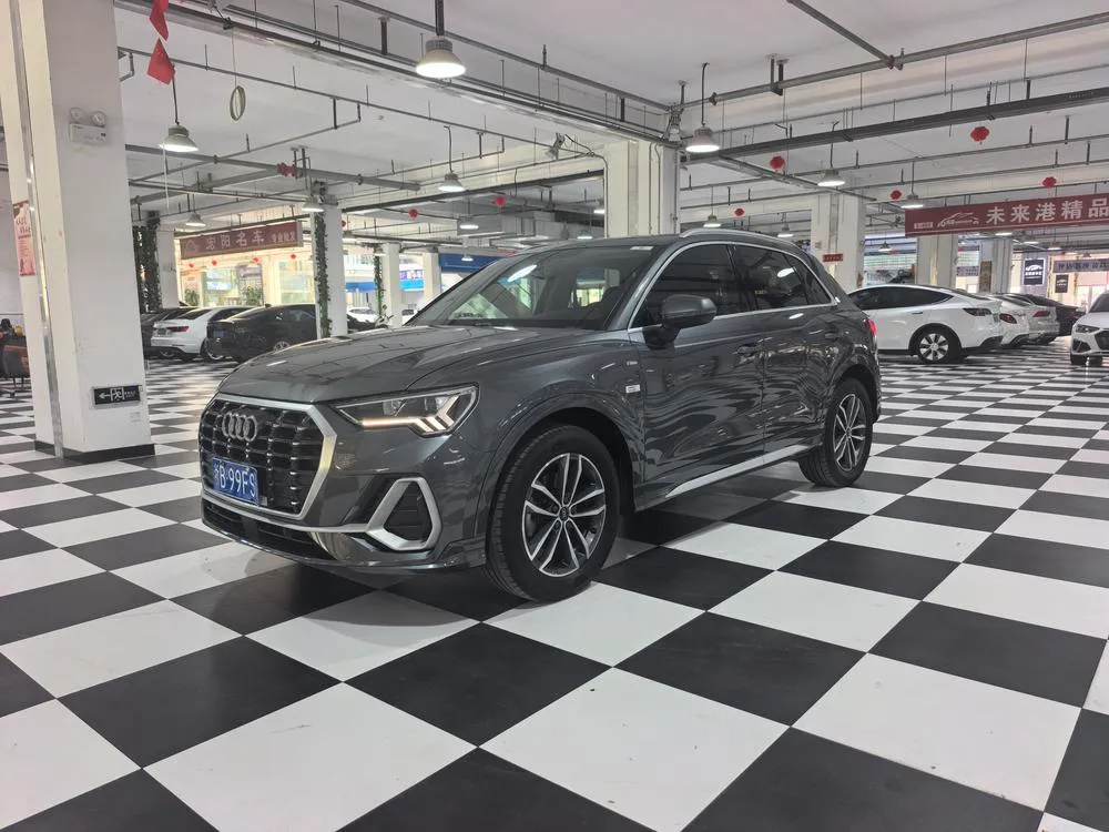 Audi Q3, 2022