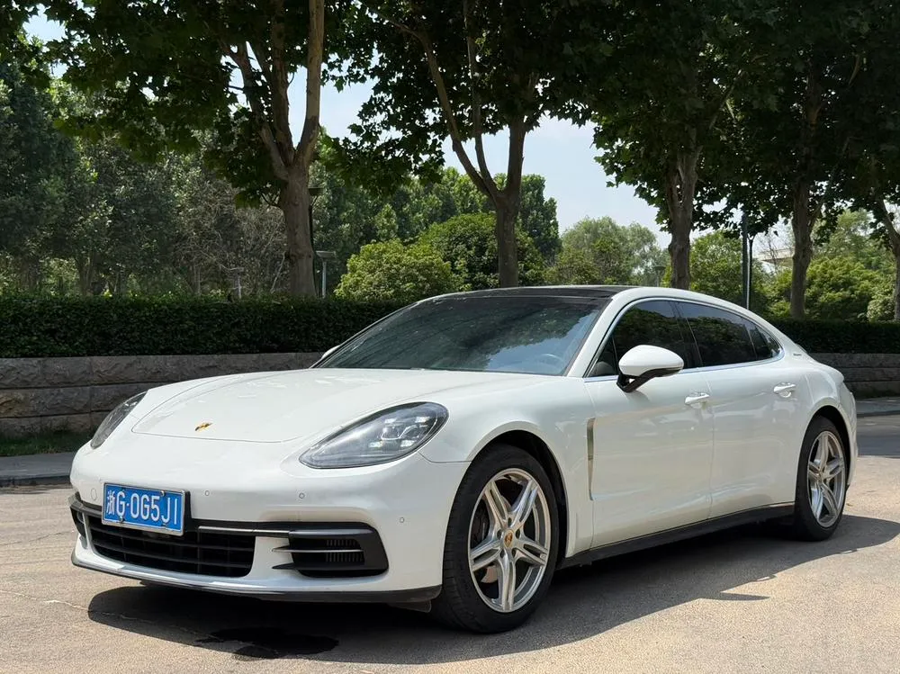 Porsche Panamera, 2019
