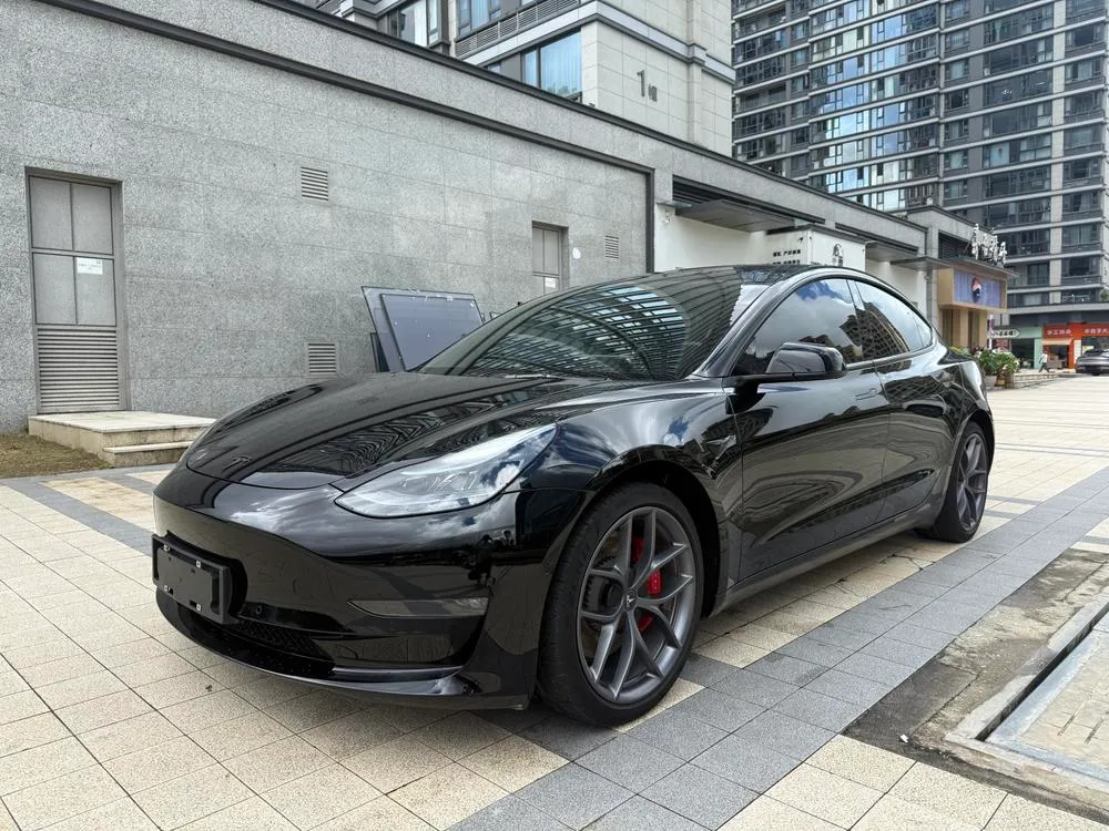 Tesla Model 3, 2022