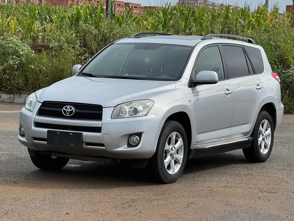 Toyota RAV4 2.0L Auto Luxury Upgraded Edition, 2010 — фото 1
