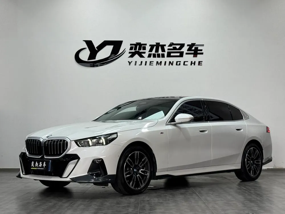 BMW 5-Series 530Li Leading Version M Sport, 2025 — фото 1