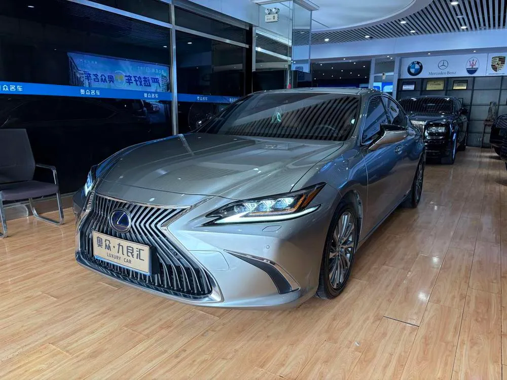 Lexus ES, 2020