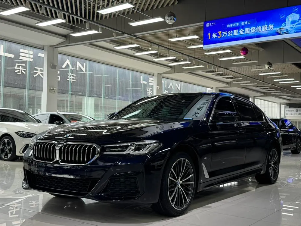 BMW 5-Series Facelift 530Li Leading Version M Sport, 2022 — фото 1