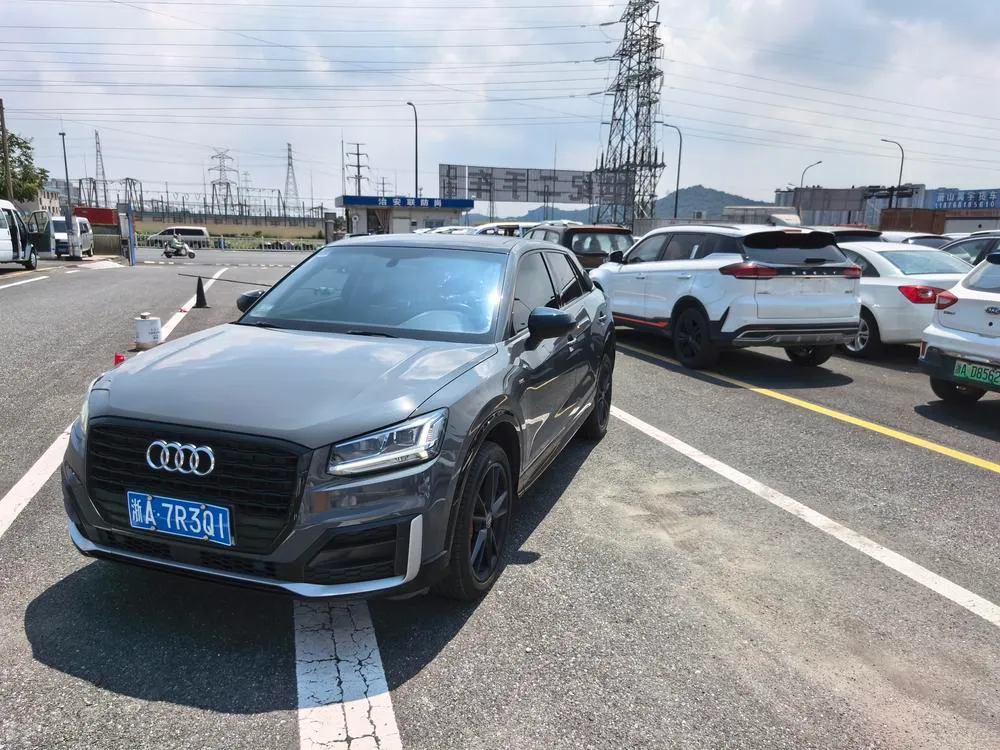 Audi Q2L, 2021