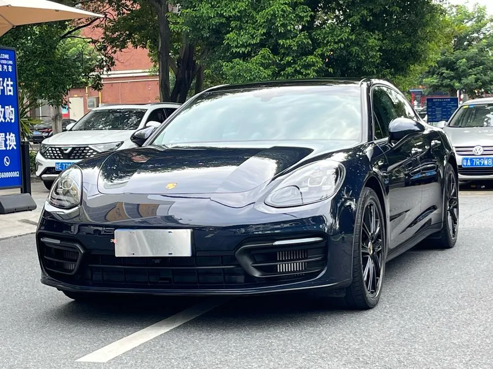 Porsche Panamera, 2023