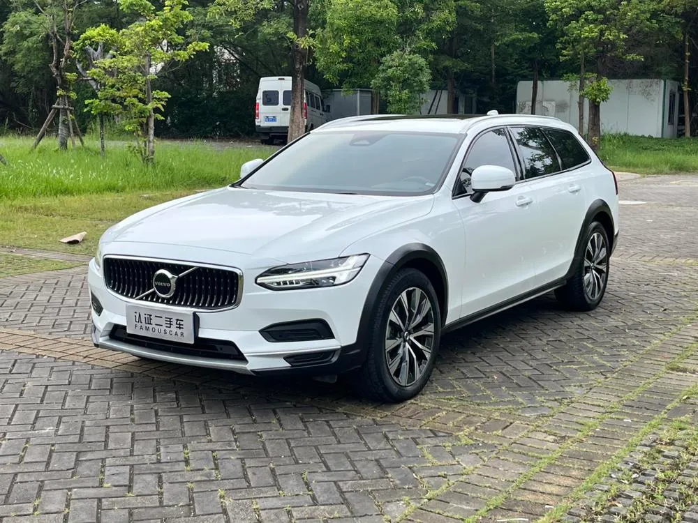 Volvo V90, 2022