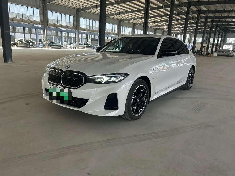BMW i3 рестайлинг eDrive40L тёмный пакет, 2023 — фото 1