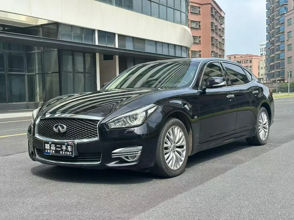 Infiniti Q70, 2015