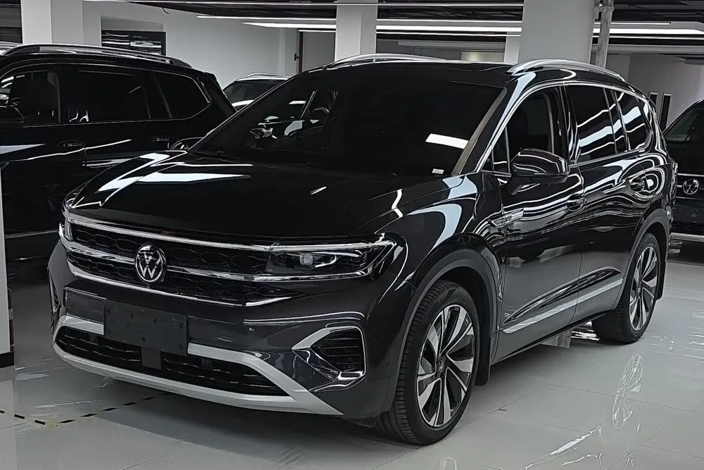 Volkswagen Tavendor 380TSI 4WD R-Line Edition 6 Seater, 2023 — фото 1