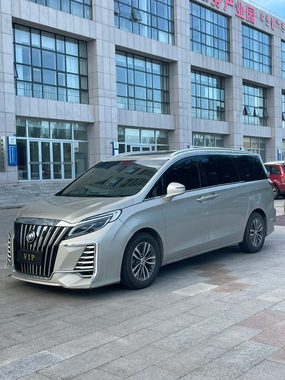 Buick GL8, 2017