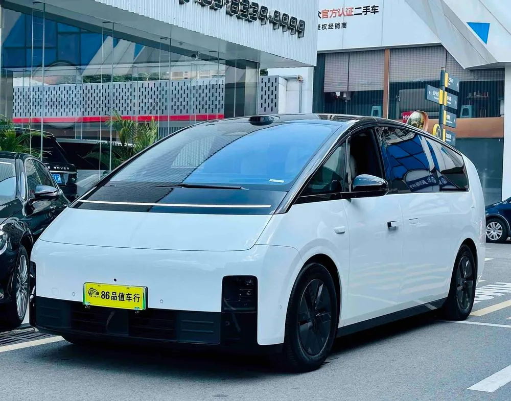 Li Auto MEGA, 2025