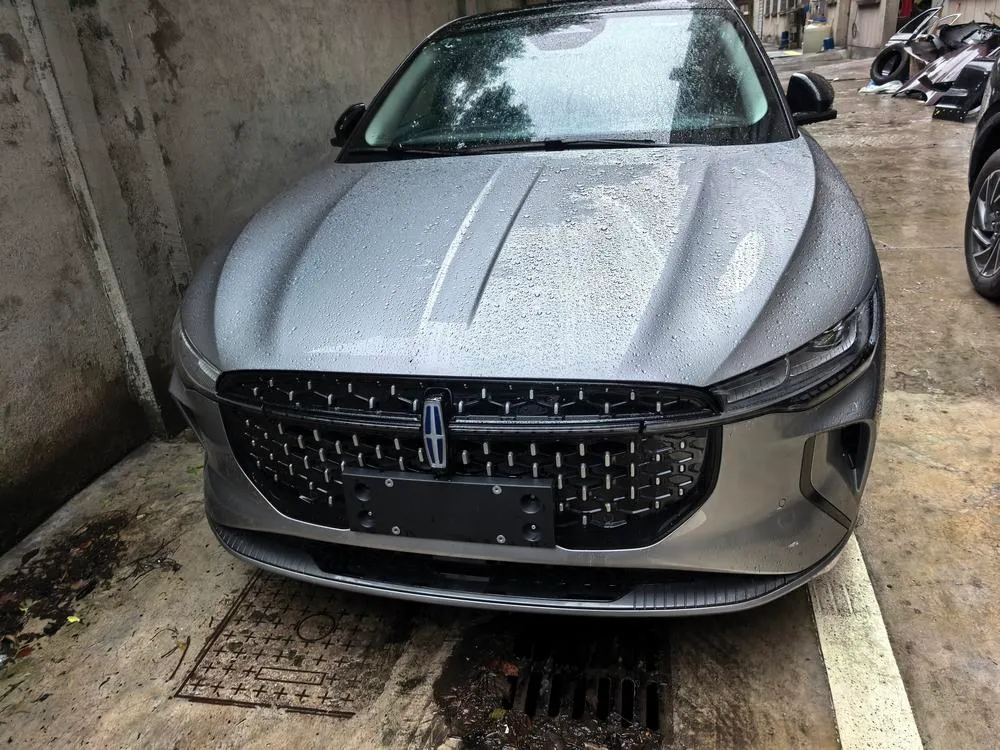 Lincoln Z, 2025