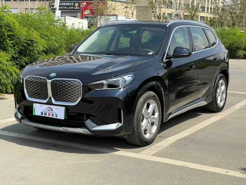 BMW iX1, 2026