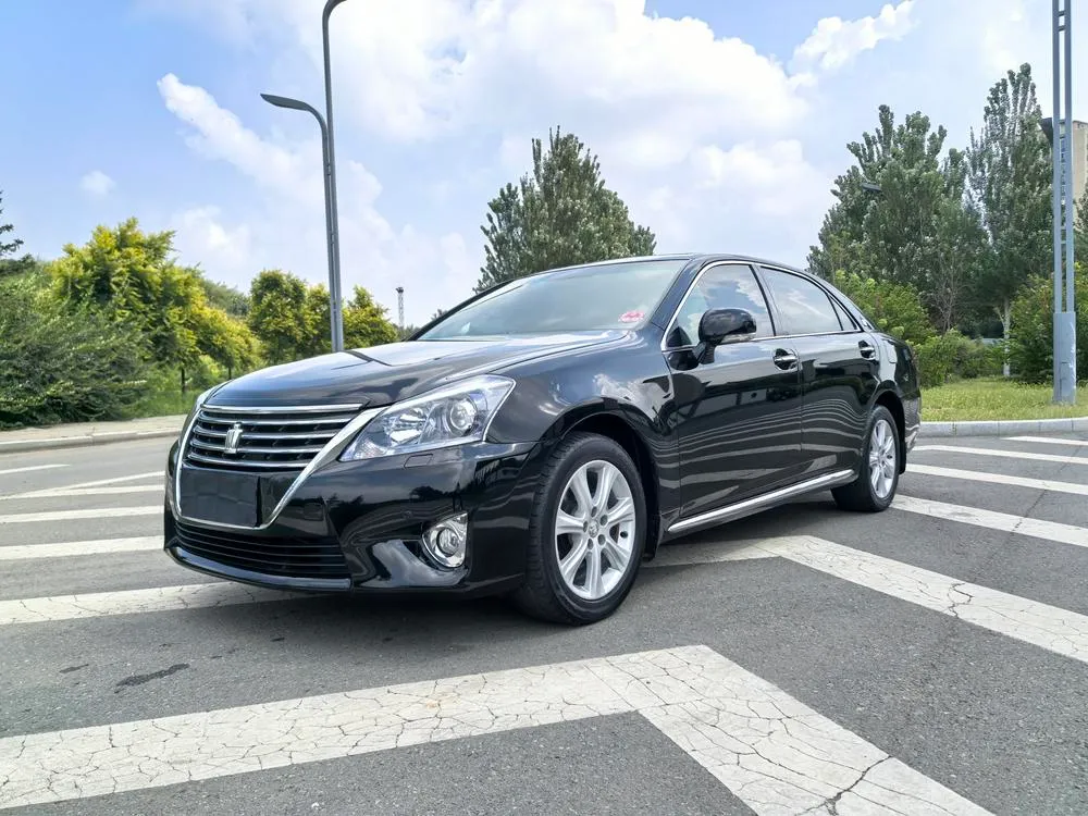 Toyota Crown 2.5L Royal Navigation Edition, 2012 — фото 1