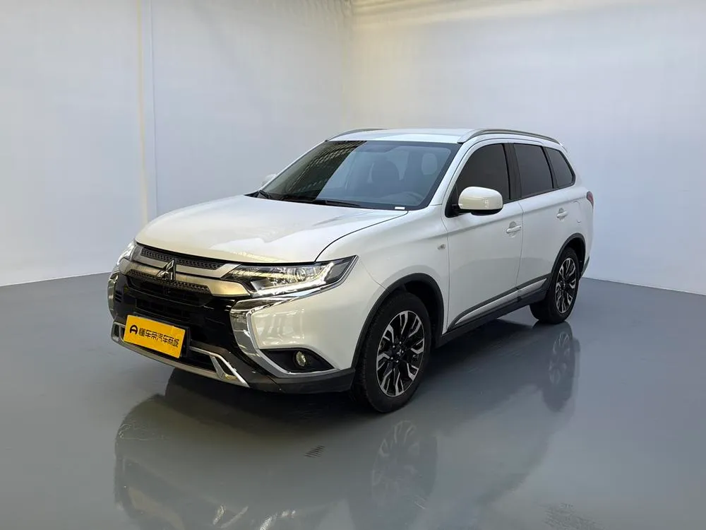 Mitsubishi Outlander, 2020