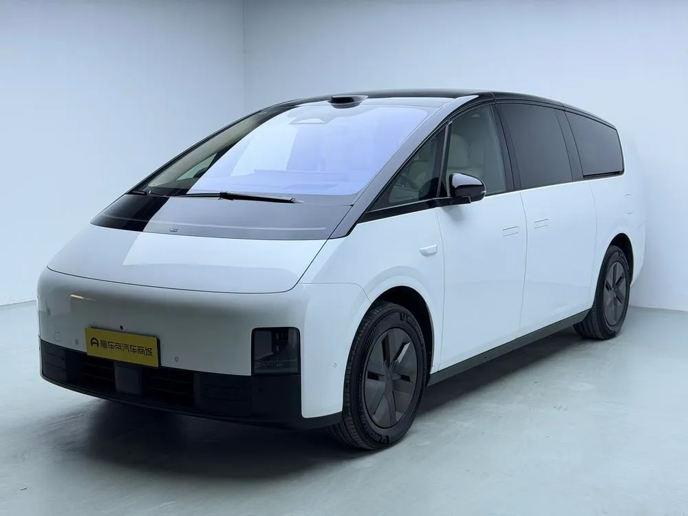 Li Auto MEGA, 2025