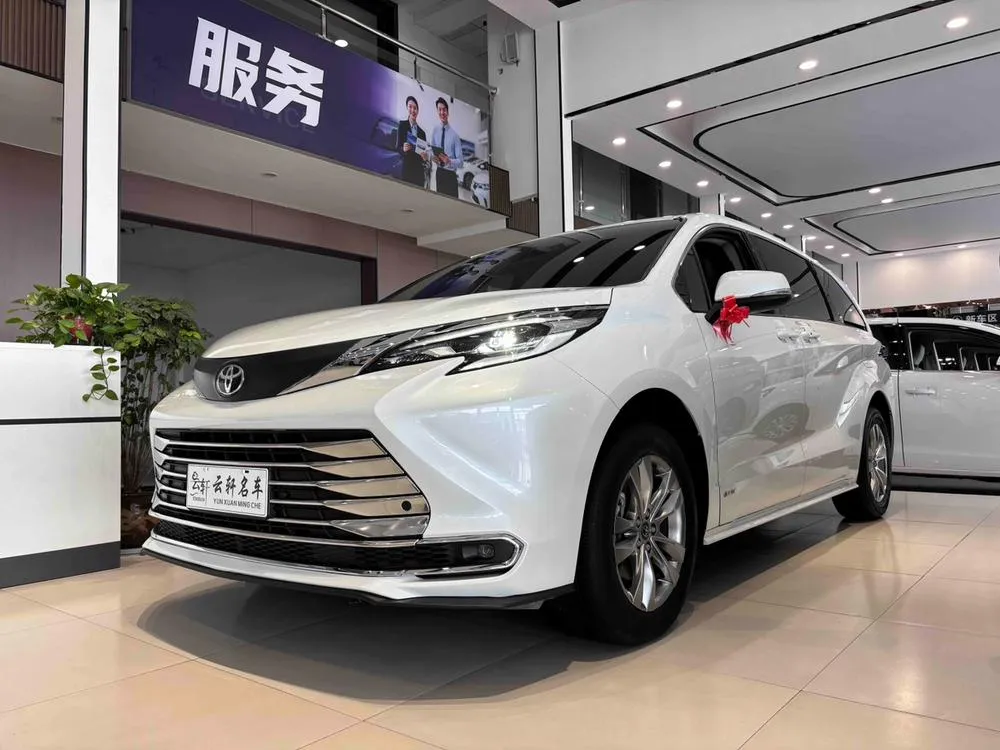 Toyota Sienna, 2023
