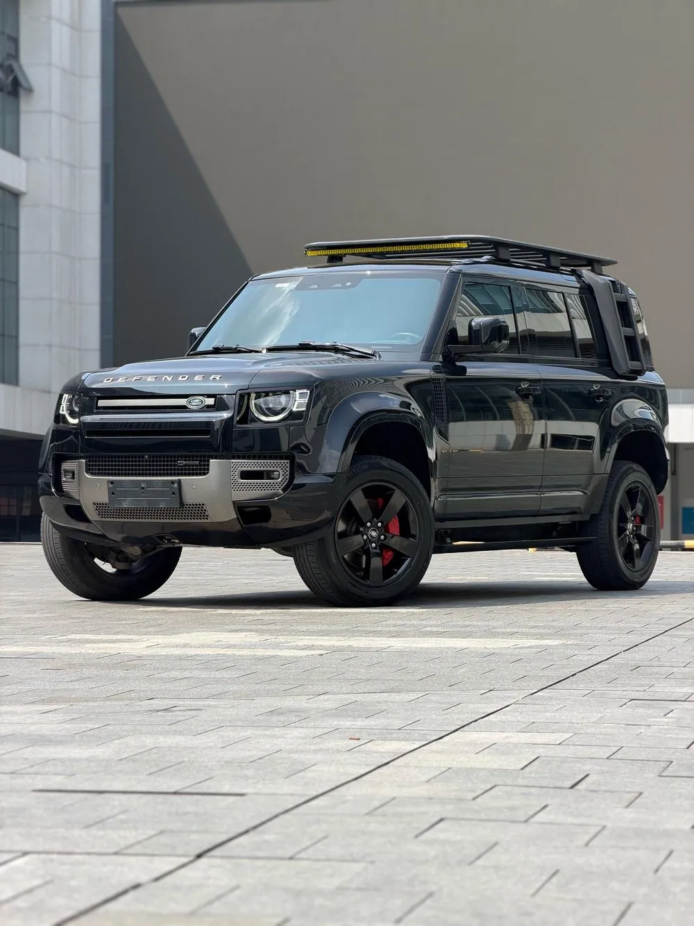 Land Rover Defender, 2023