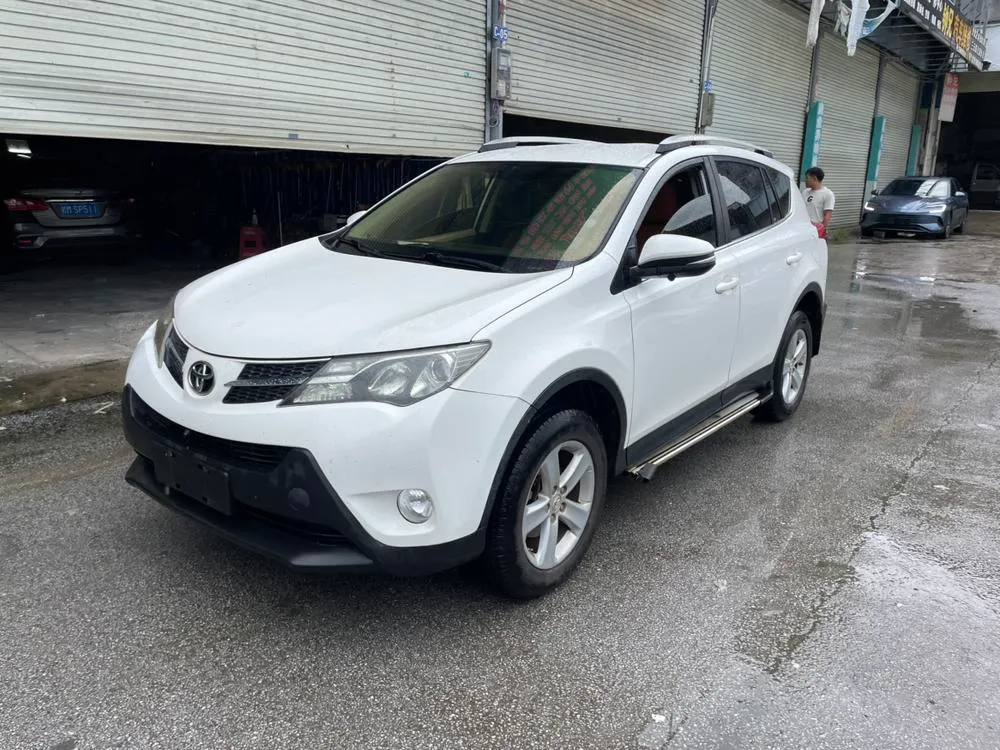 Toyota RAV4 2.0L CVT 2WD Edition, 2013 — фото 1