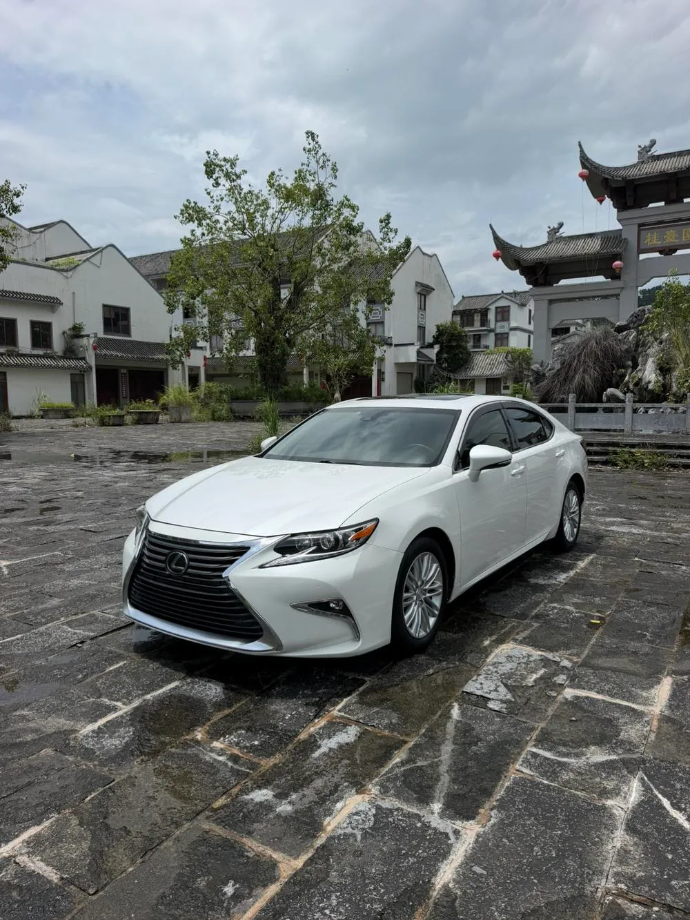 Lexus ES, 2015