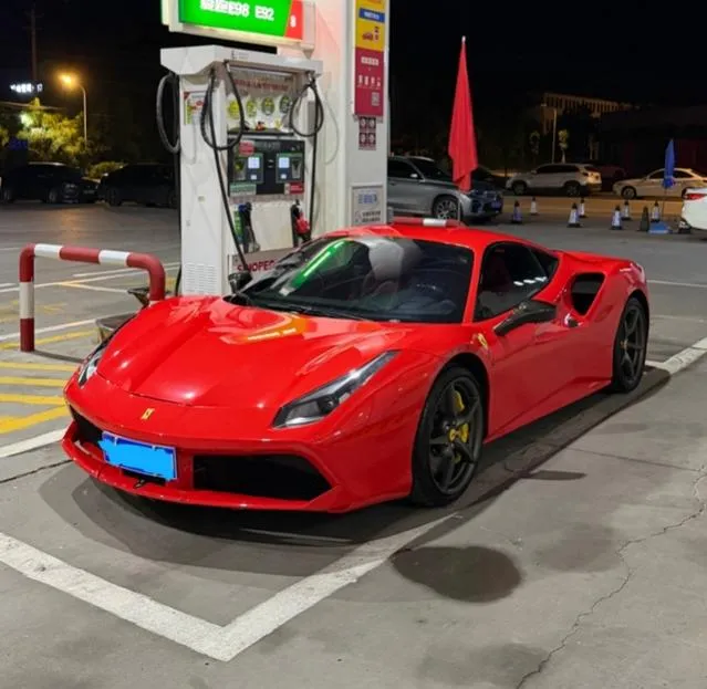 Ferrari 488, 2015