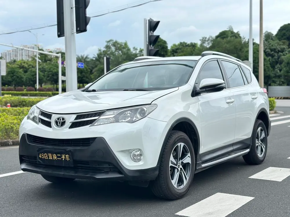 Toyota RAV4, 2015