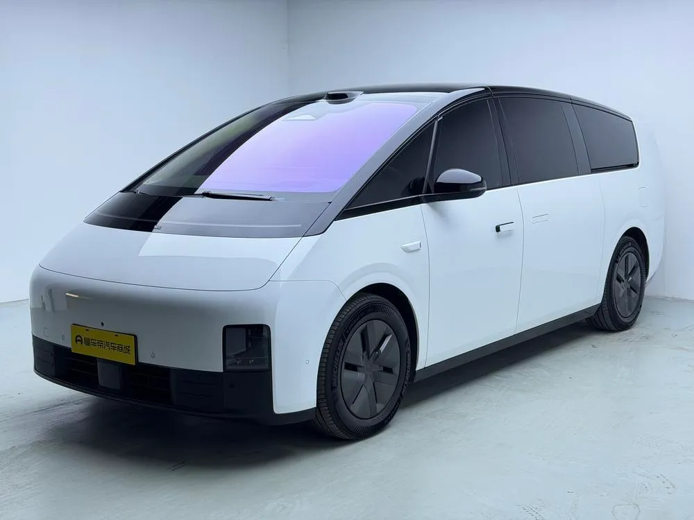 Li Auto MEGA, 2025