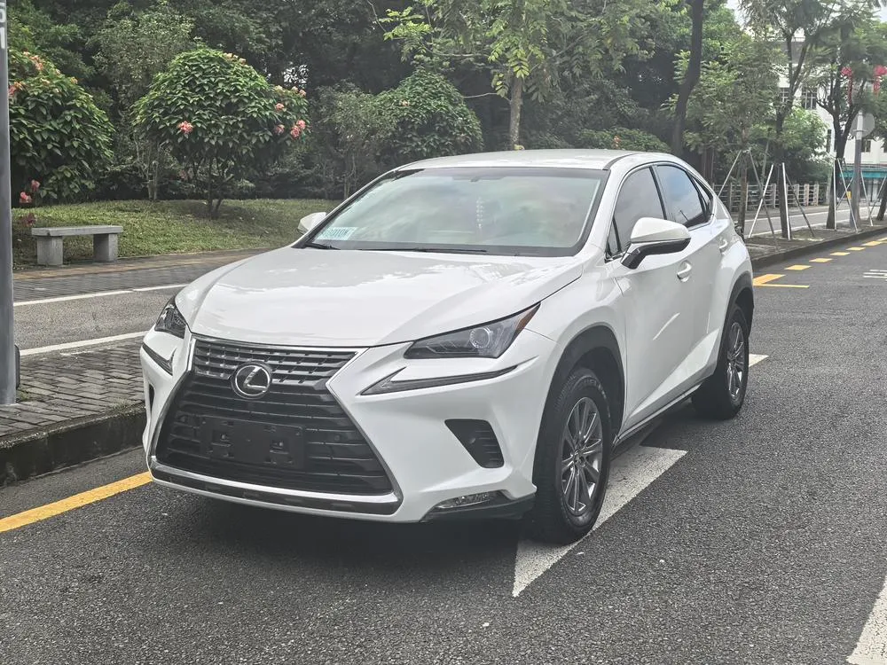 Lexus NX, 2017