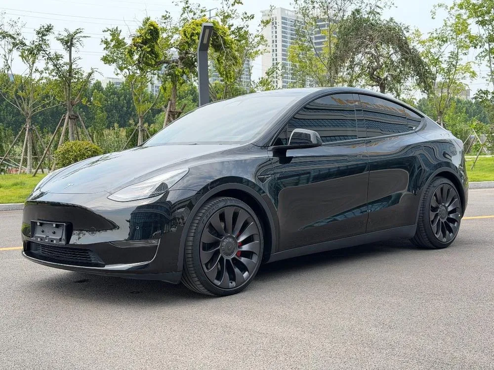Tesla Model Y, 2022