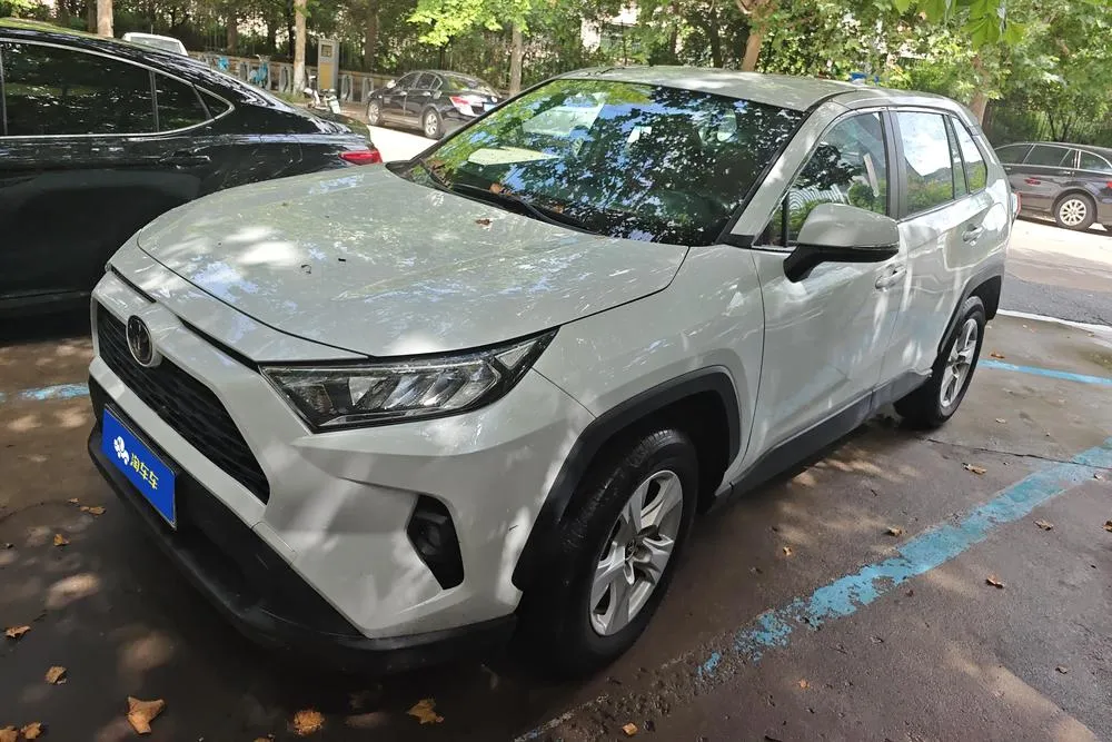Toyota RAV4, 2023