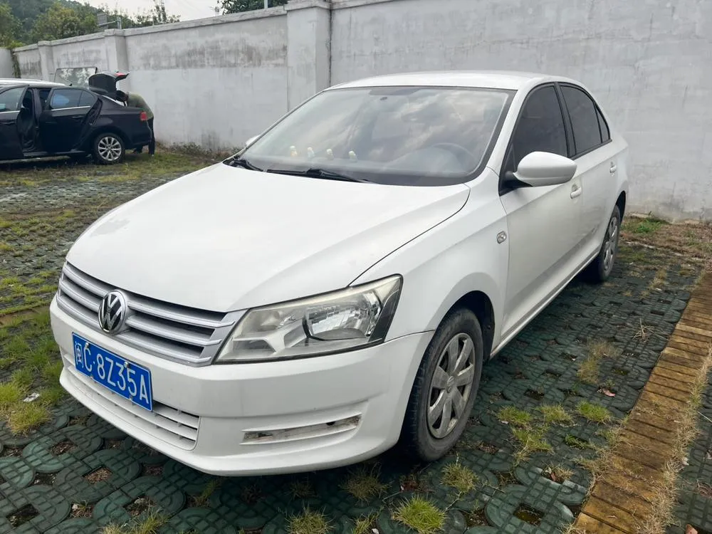 Volkswagen Santana 1.6L Manual Style Edition, 2013 — фото 1