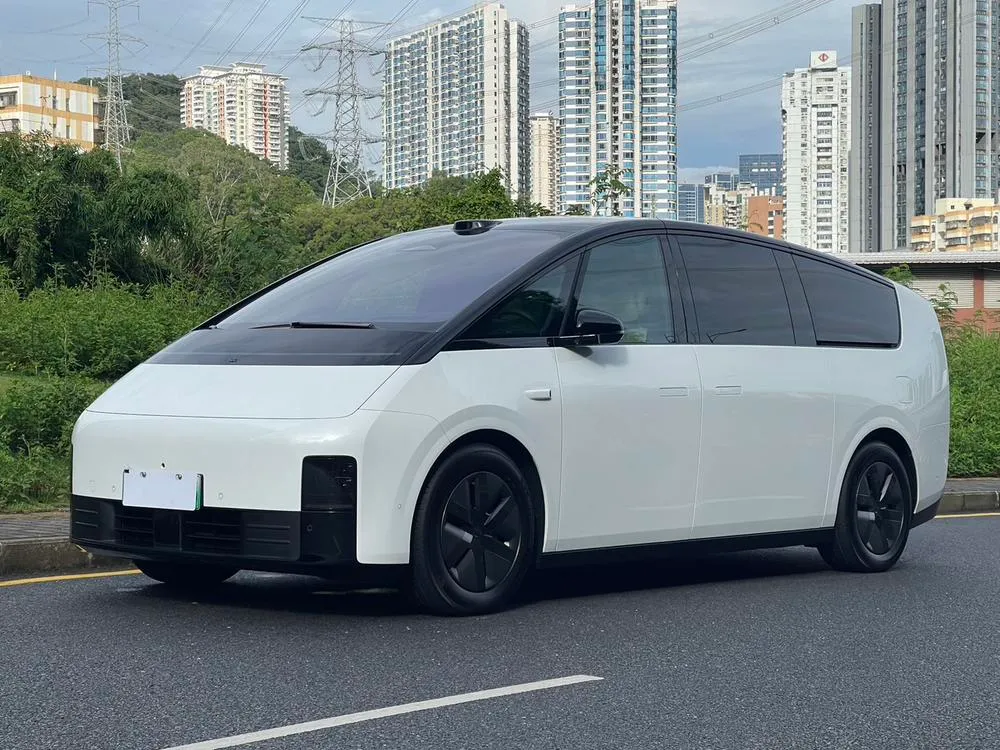 Li Auto MEGA, 2025