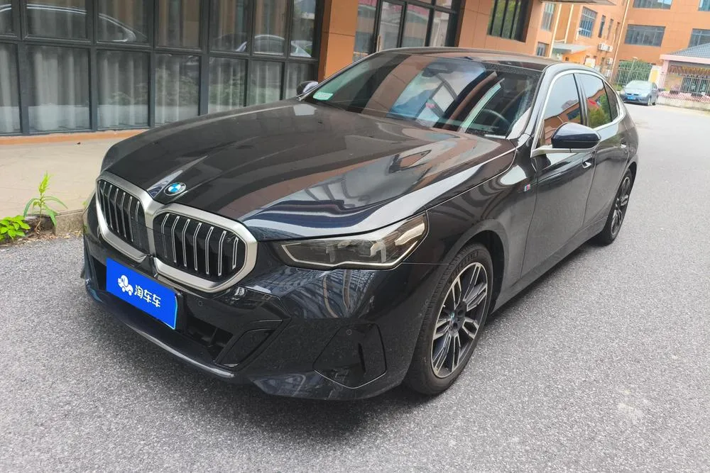 BMW 5-Series 525Li M Sport, 2025 — фото 1