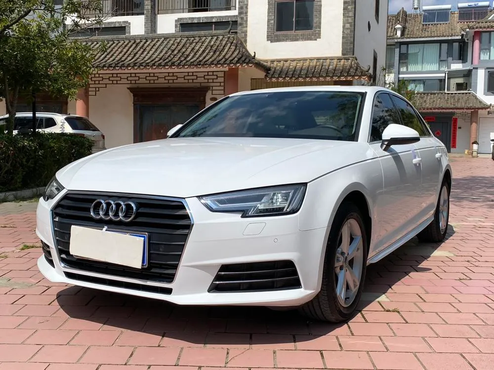 Audi A4L Plus 40 TFSI Fashion Version, 2017 — фото 1