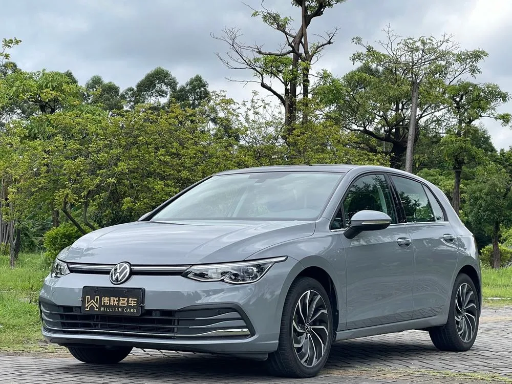 Volkswagen Golf, 2024