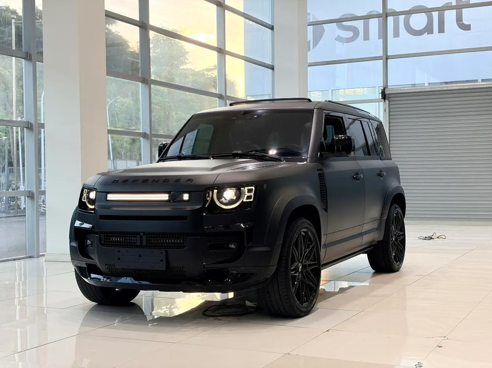 Land Rover Defender 110 3.0T P400 X-DYNAMIC HSE, 2024 — фото 1