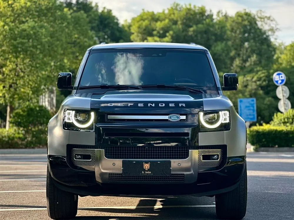 Land Rover Defender, 2023