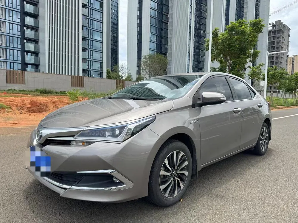 Toyota Corolla Dual Engine 1.8L E-CVT Style Edition CN5, 2018 — фото 1