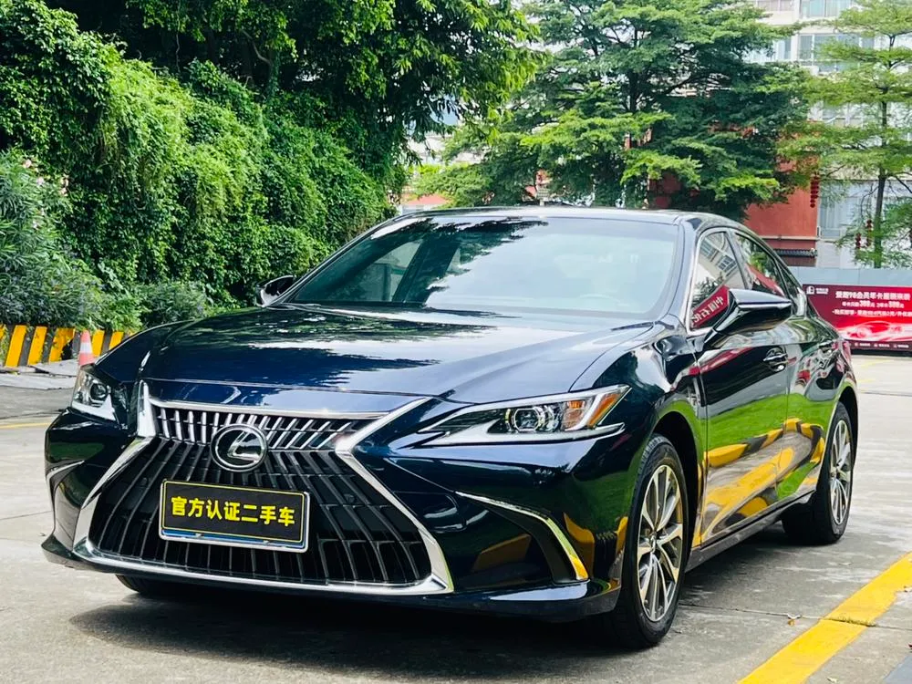 Lexus ES, 2022