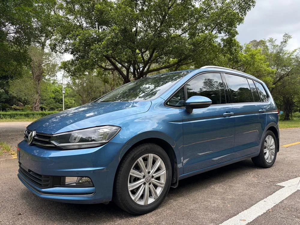 Volkswagen Touran L 280TSI DSG Comfort Edition 7 Seater, 2021 — фото 1