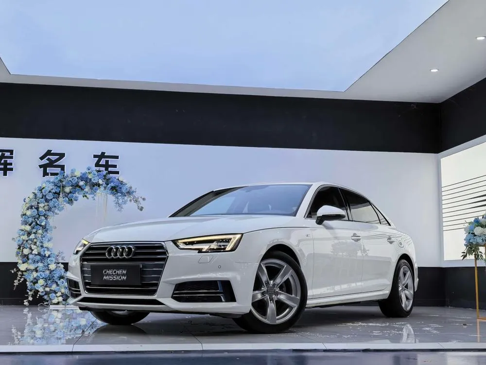 Audi A4L 30 Version 40 TFSI Fashion Version, 2018 — фото 1