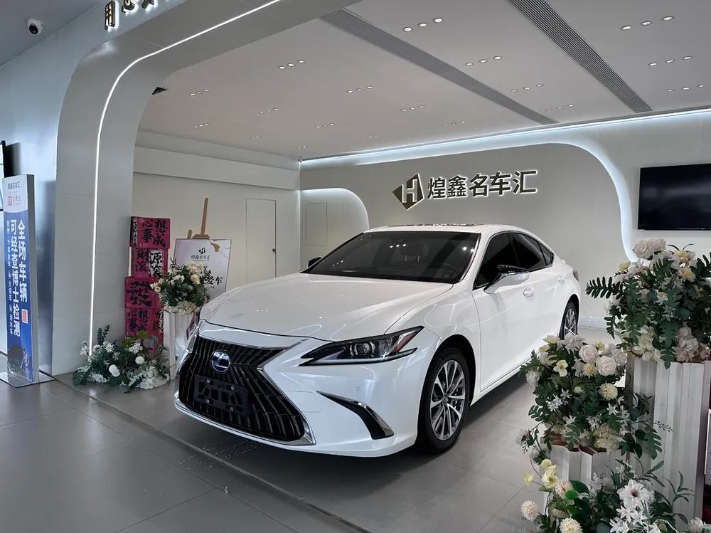 Lexus ES, 2021