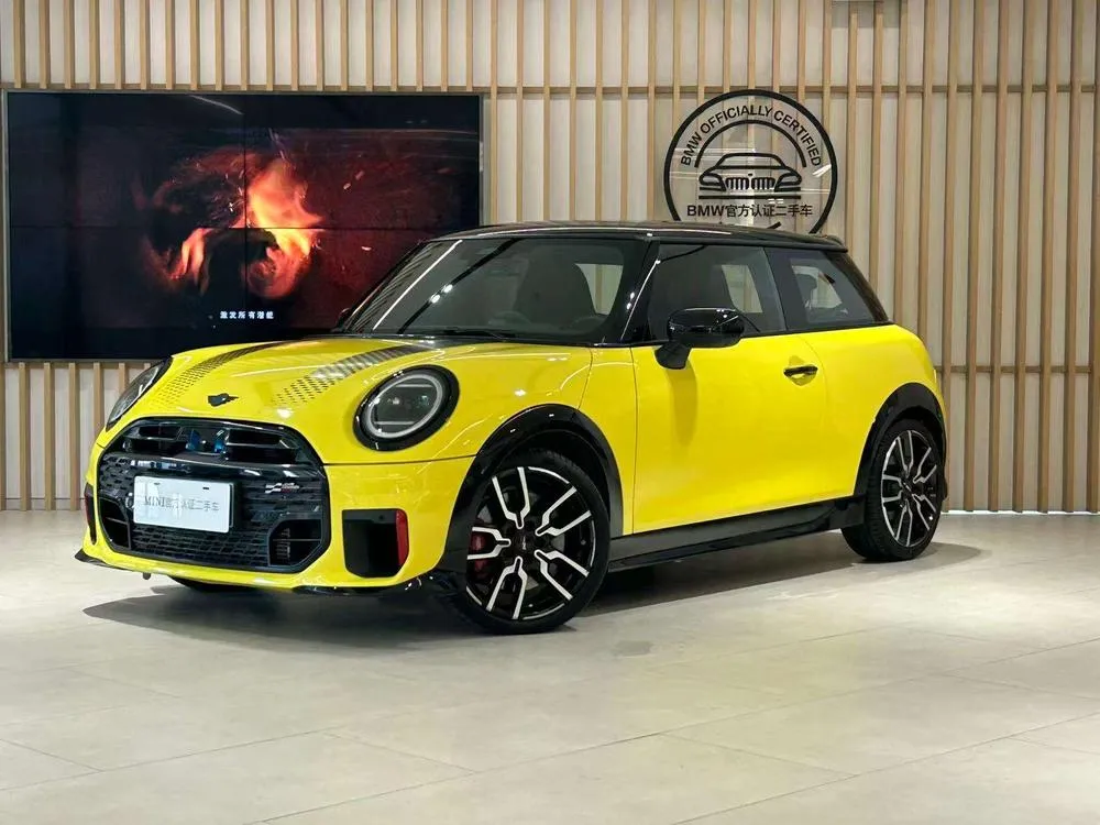 MINI JCW, 2025