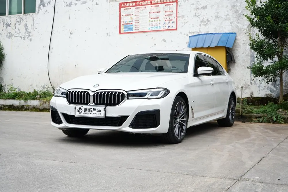 BMW 5-Series, 2023