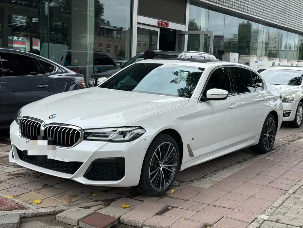 BMW 5-Series, 2023